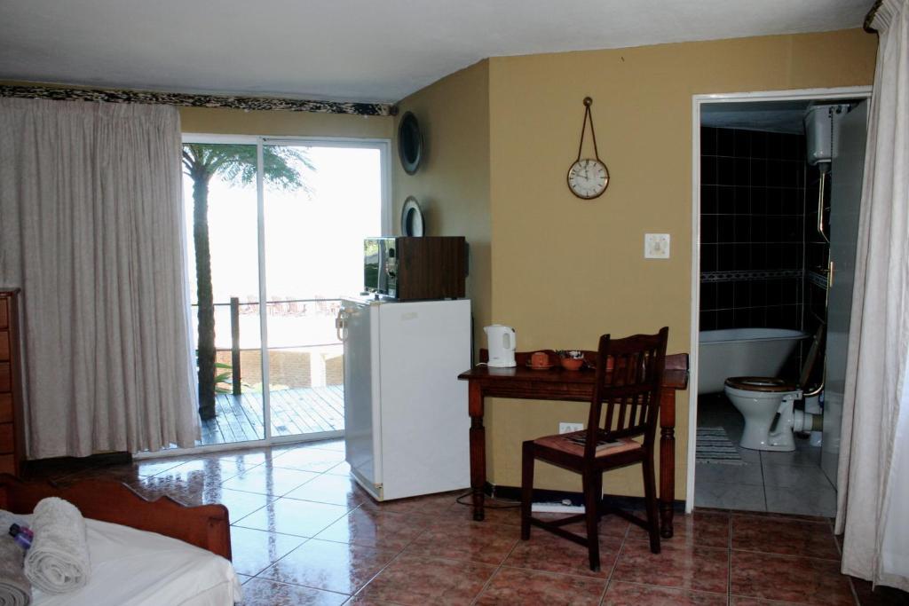 Columbus Guest House Mbombela Exterior foto