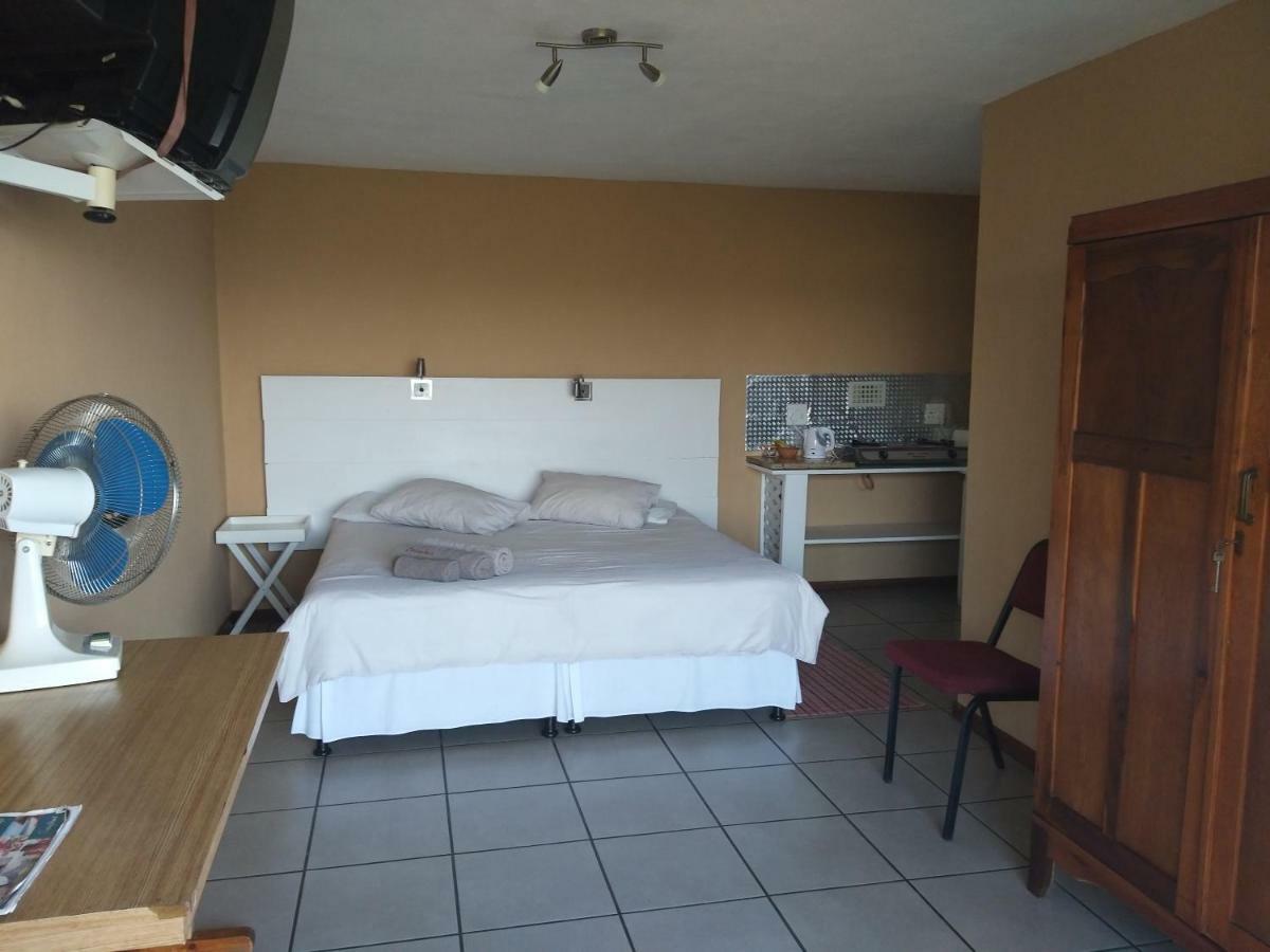 Columbus Guest House Mbombela Exterior foto